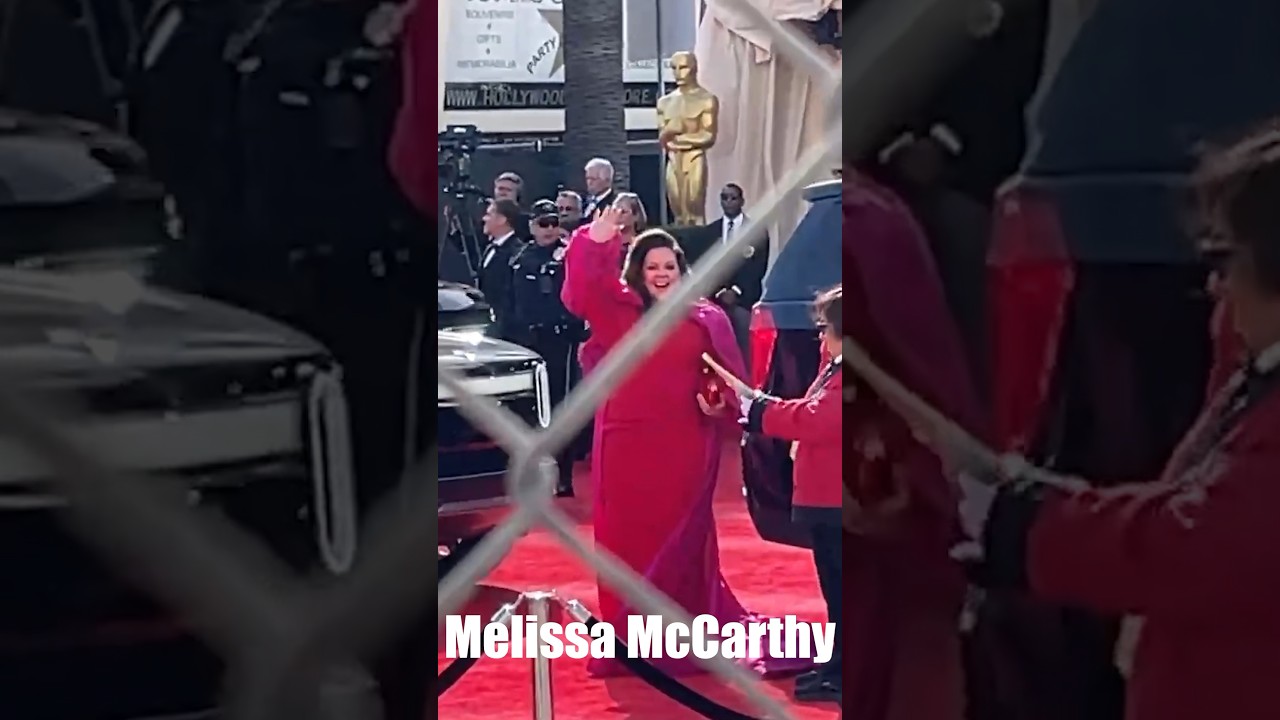 Celebs Arriving OSCARS Red Carpet!