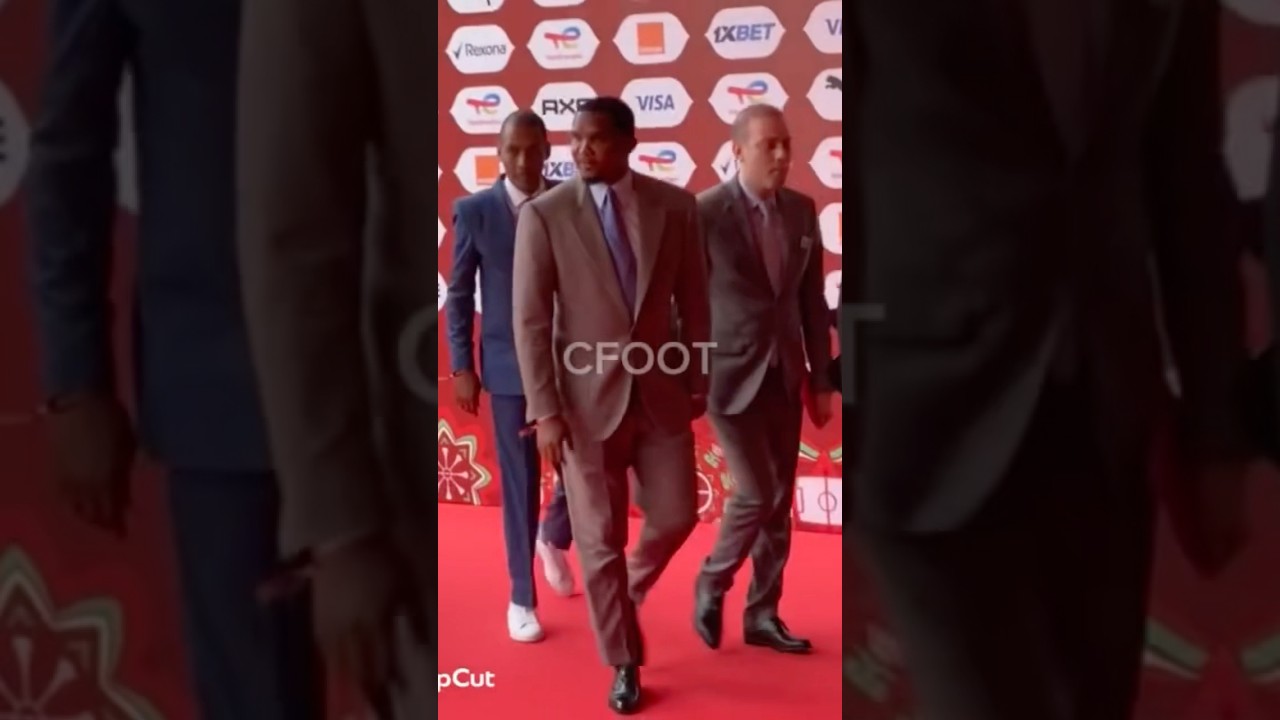 L’arrivée de Samuel Eto’o au Théâtre Mohammed V de Rabat pour le tirage de la CAN2025