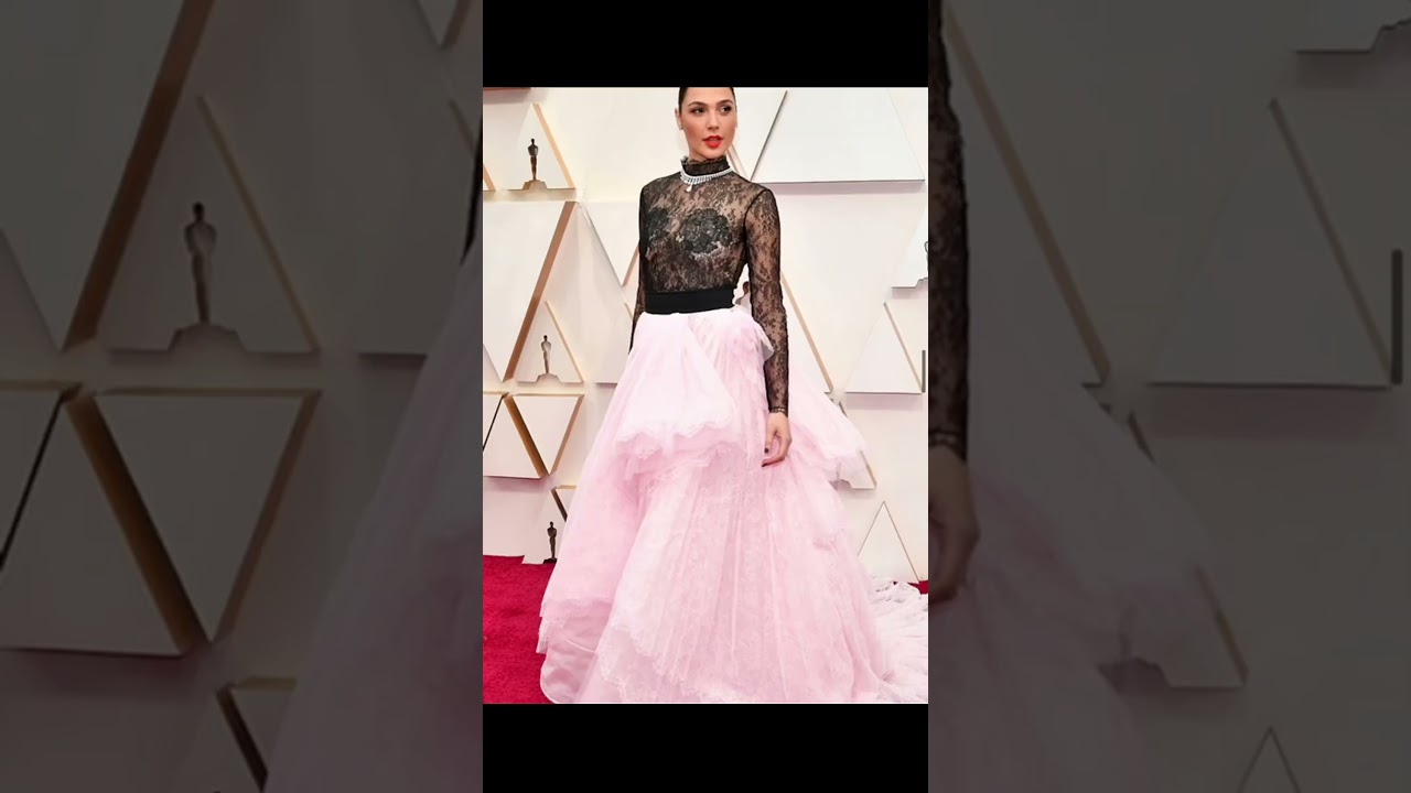 Red carpet looks: agree or disagree? #oscars