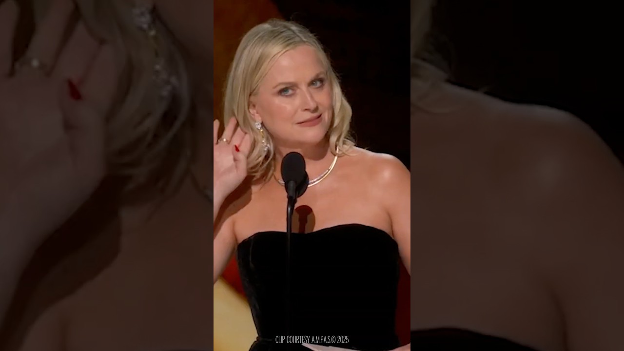 #AmyPoehler isn’t afraid to double down on an incredibly witty joke. #Oscars #Shorts