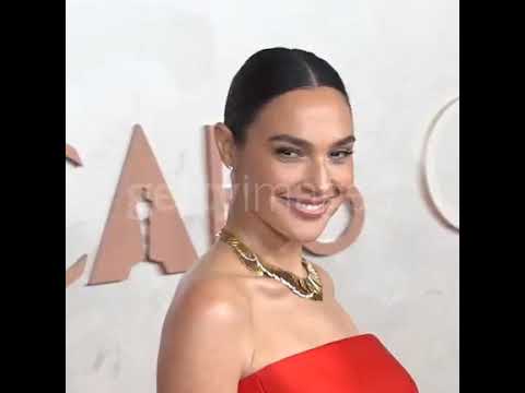 Gal Gadot Oscars Red carpet dress #galgadot #oscars