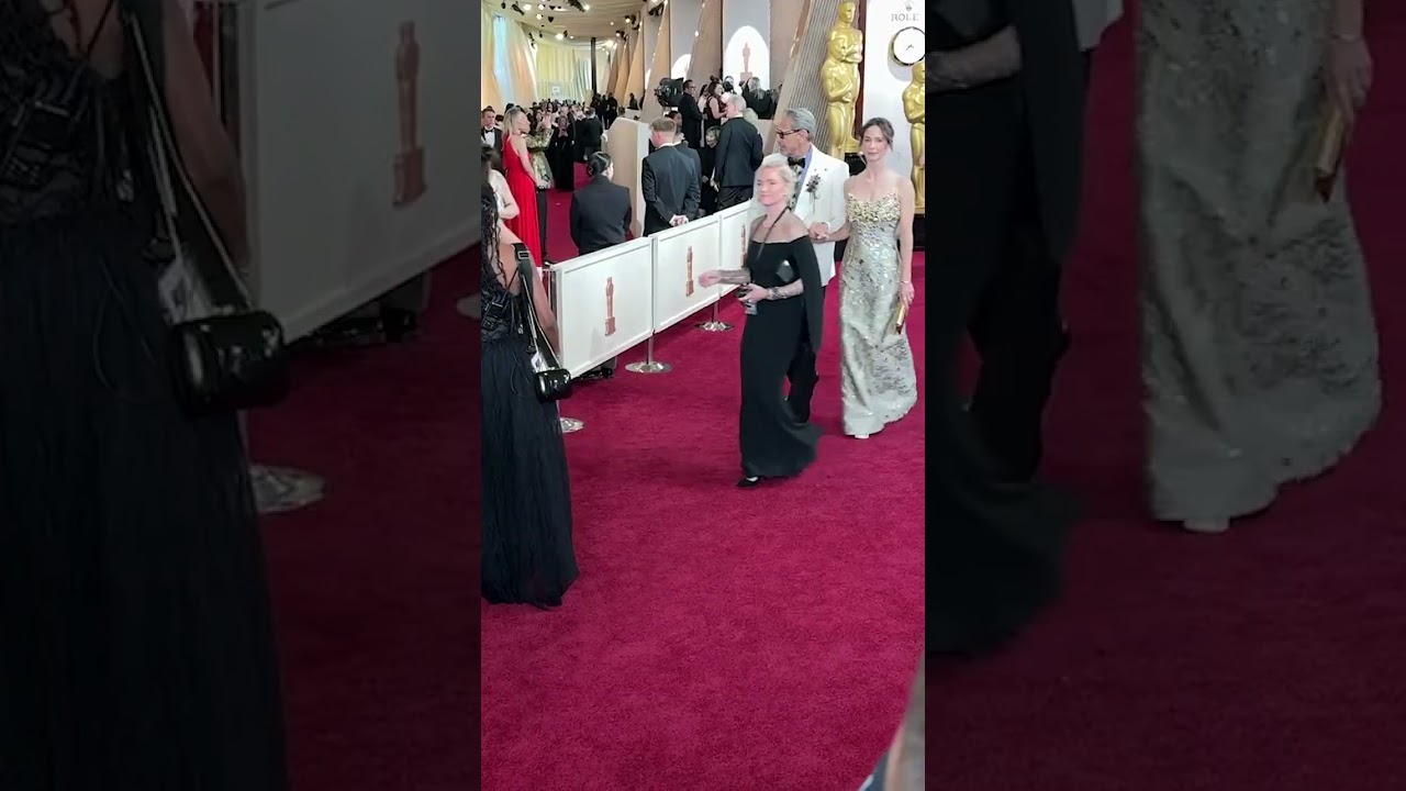 Jeff Goldblum has arrived on the Oscars red carpet #Oscars #EntertainThis