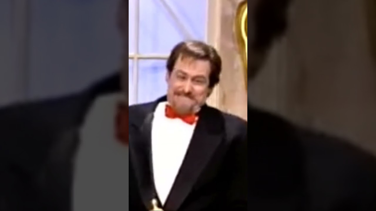 Jim Carrey at The Academy Awards as Robin Williams!