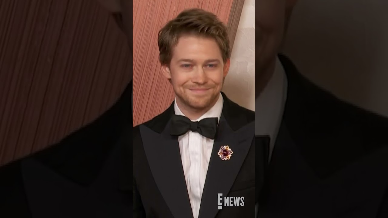 Joe Alwyn has arrived to the #Oscars red carpet. #AwardsSeason