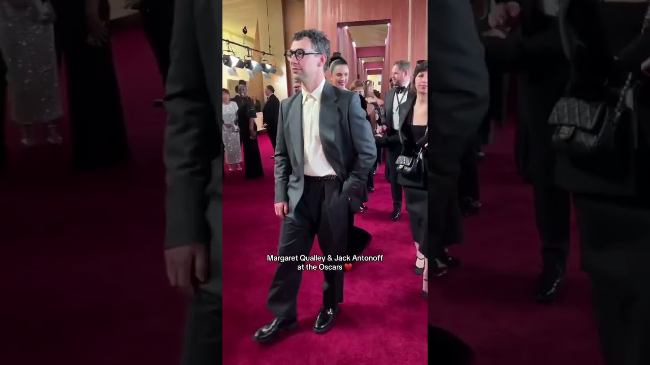 #MargaretQualley and #JackAntonoff. ️ #Oscars #Oscars2025 #AcademyAwards #redcarpet