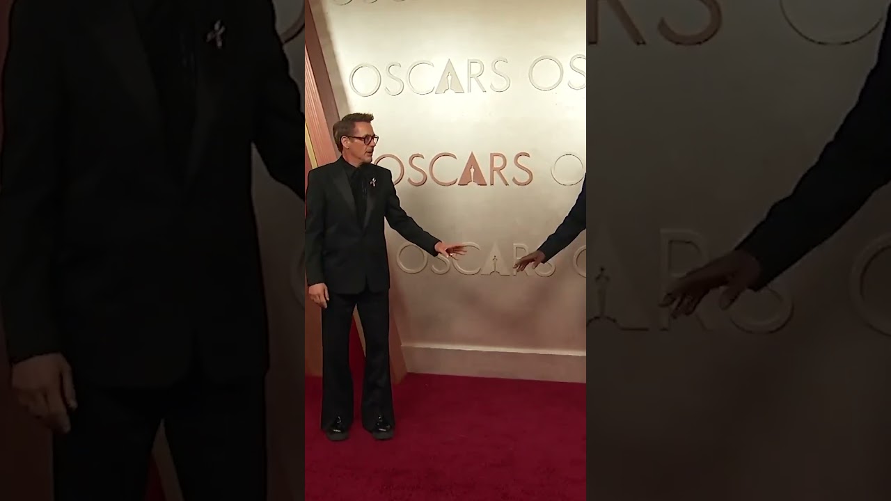 Samuel L Jackson Reunites with Robert Downey Jr at the Oscars